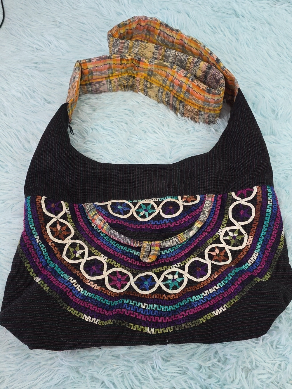 Vintage Guatemalan Hand‎ Embroidered Boho Crossbody Hobo Bag Slouchy Purse